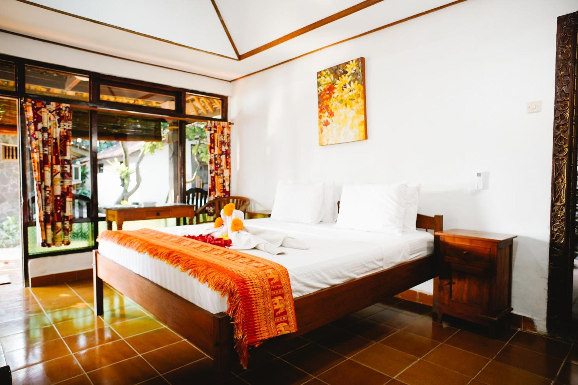 Temple Cafe & Cottages Candi Dasa  Luaran gambar